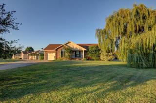 329 Northridge Dr, Clarksville, TN 37042-7361