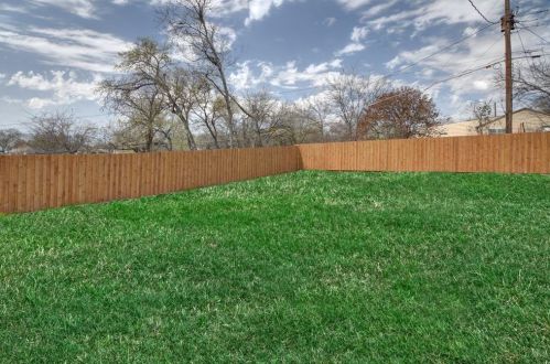 2403 Warwick Ave, Fort Worth TX  76106-7557 exterior