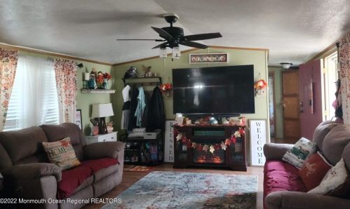 54 Locust Grv, Hazlet, NJ 07730-4143