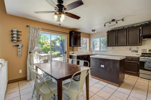 965 Turquoise St, Vacaville CA  95687-7859 exterior