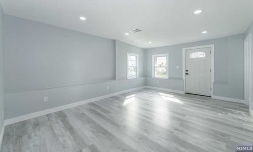 22 Harvard St, Nutley NJ  07110-3322 exterior