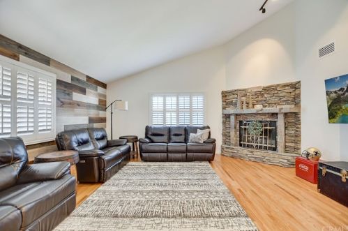 14015 Cornuta Ave, Bellflower CA 90706-4877 exterior