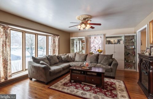 370 Ramsey Rd, Yardley PA 19067-4639 exterior