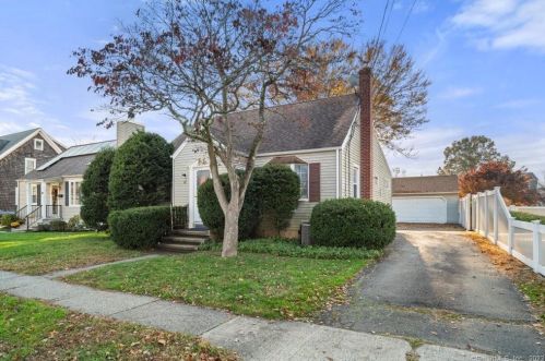 54 Greenfield Rd, Milford CT  06460-6331 exterior