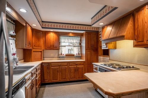 437 Line St, Hermitage PA  16150-1208 exterior