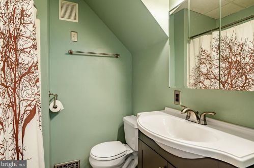 1950 Bergdoll Ave, Boothwyn PA exterior