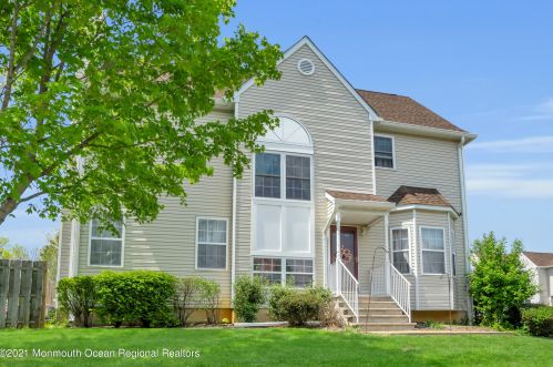 408 Gaitway Ct, East Freehold, NJ 07728-8548