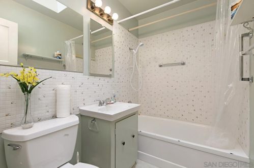 1804 Westinghouse St, San Diego CA 92111-7137 exterior