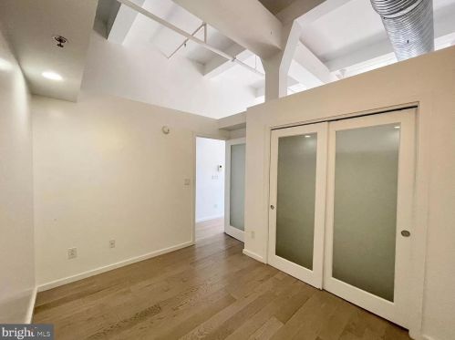 726 Market St, Philadelphia PA  19106-2304 exterior