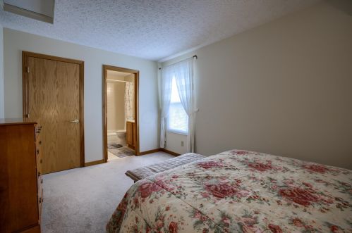1390 Wild Horse Dr, Darbydale OH  43123-8540 exterior