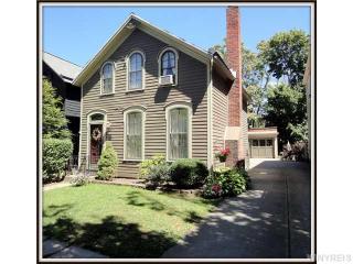 121 College St, Buffalo NY  14201-1322 exterior