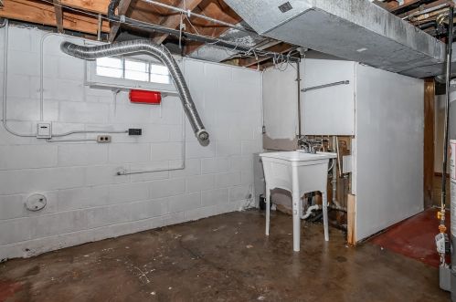 1341 107, Milwaukee WI 53225-3930 exterior