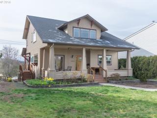 2420 Lawrence St, Eugene, OR 97405-2660
