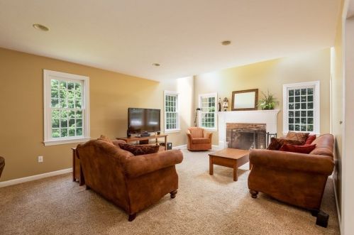 13 Stockwell Ln, Southborough, MA 01772-1965