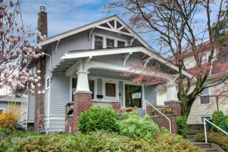 4553 Thackeray Pl, Seattle WA  98105-4841 exterior