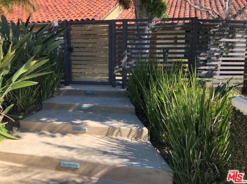 4230 Park Alisal, Calabasas CA  91302-1780 exterior
