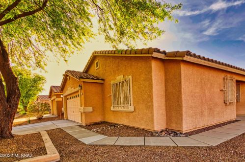 2248 Frostwood Ln, Tucson, AZ 85745-7046