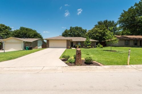 2202 Laurel St, Denton, TX 76205-7460