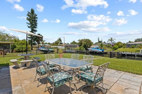 3009 16th Pl, Cape Coral FL  33904-4081 exterior