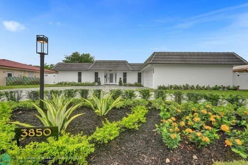 3850 36th Ave, Hollywood FL  33021-1900 exterior