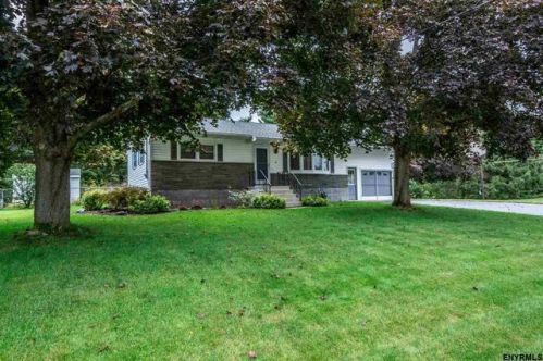16 St Anthony Ln, Schenectady, NY 12302-4915