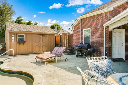 5412 Lancelot Ln, Richardson TX  exterior