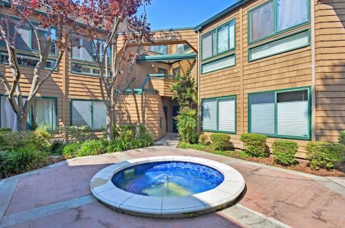8 Cove Ln, Redwood City, CA 94065-5122