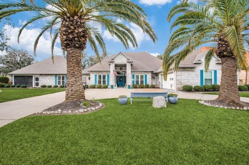 2118 Riverside Dr, West Columbia, TX 77486-9642