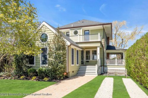 9 Sunset Dr, Tinton Falls, NJ 07712-4975