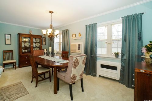 22 Ellen Pl, San Remo NY  11754-3606 exterior