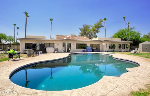 7702 Villa Theresa Dr, Glendale AZ 85308-8092 exterior