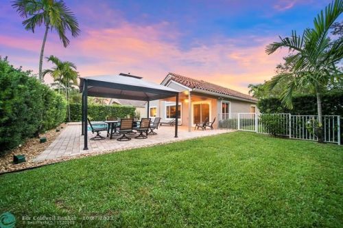 1277 144th Ter, Hollywood FL  33028-2925 exterior
