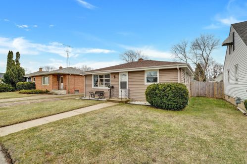 1913 28th St, Kenosha, WI 53140-5038