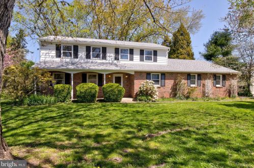 515 Sunset Dr, Downingtown, PA 19335-2317