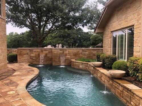 1111 Pebble Beach Dr, Midlothian TX  76063-2645 exterior