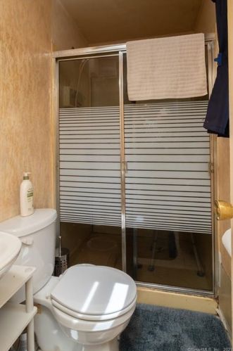 38 Pieper Dr, Wallingford CT  06492-2016 exterior