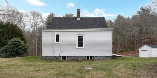 829 Bailey Hill Rd, Killingly CT  06241-1836 exterior