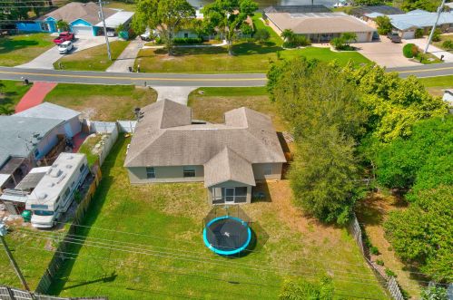 421 Oleander Ave, Fort Pierce FL  34952-1343 exterior