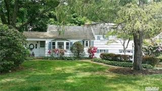 9 Suydam Dr, Huntington Station, NY 11747-1017