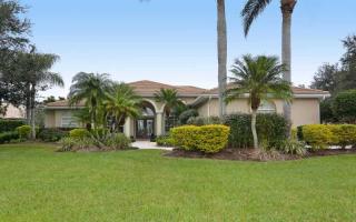 3290 Charles Macdonald Dr, Sarasota, FL 34240-8713