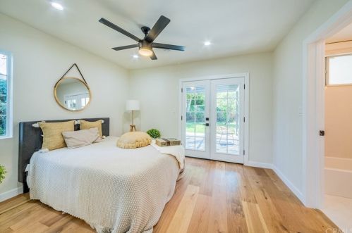 17602 Collins St, Van Nuys CA  91316-1245 exterior