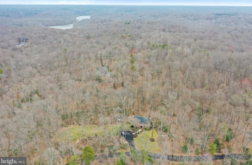 5550 Wide Oak Ct, Woodbridge VA  22192-6036 exterior