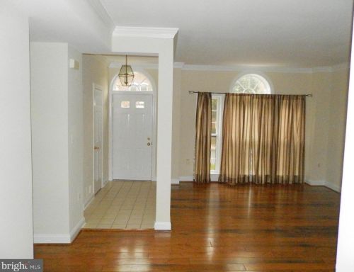 6534 Milva Ln, Springfield VA  22150-4268 exterior