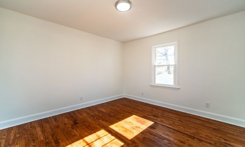 2403 Nichols Ave, Stratford CT  06614-1720 exterior