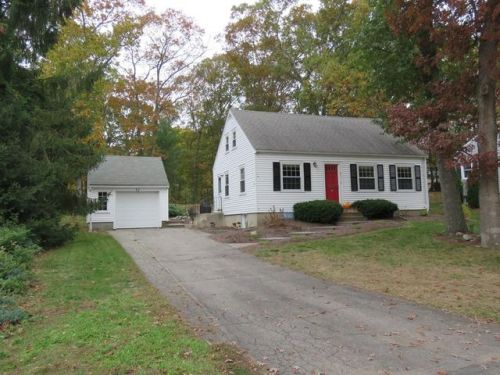 61 Ledgewood Rd, Dedham, MA 02026-6224