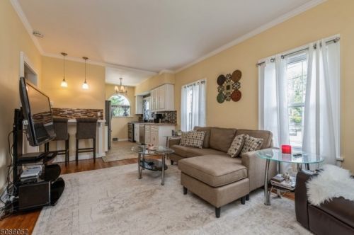 34 Baltusrol Way, Springfield NJ  07081-1515 exterior