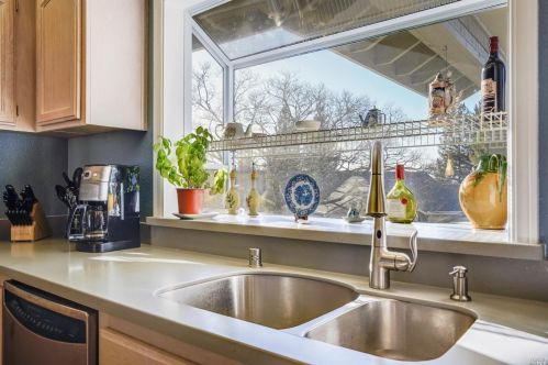 2082 Stonefield Ln, Santa Rosa CA  95403-0951 exterior