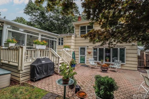 19 Herold Pl, Metuchen NJ  08840-2603 exterior