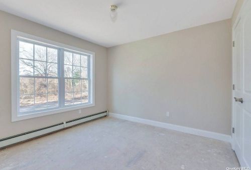 594 Canal Rd, Mount Sinai NY  11766-3307 exterior