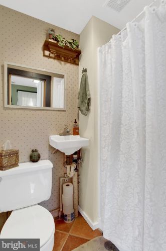 1111 Delta Rd, Red Lion PA  17356-9724 exterior